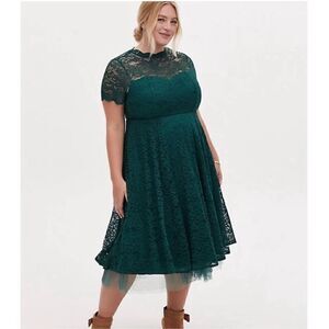 Torrid Women’s Emerald Green All Over Lace Tulle Layer Special Occasions Midi Dr